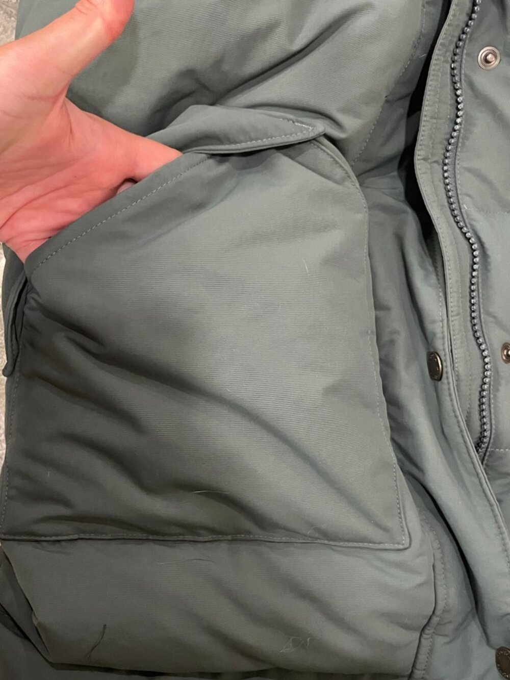 Patagonia Down Drift Parka - Women's XSmall - Like New - Picture 11 of 16